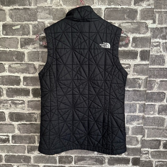 The North Face puffer vest black pockets - Picture 9 of 10